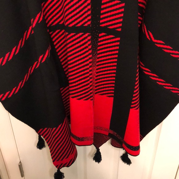 Ming Wang Open Front Shawl - Picture 15 of 15